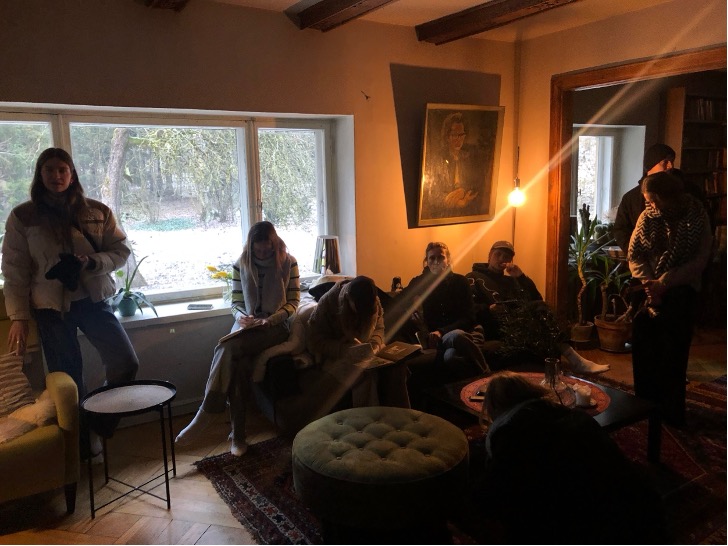 Estonian Academy of Arts interior architecture MA students visit the home of Erika Nõva (Kadaka pst 120, Tallinn), in 2025. Photo credits: Gregor Taul
